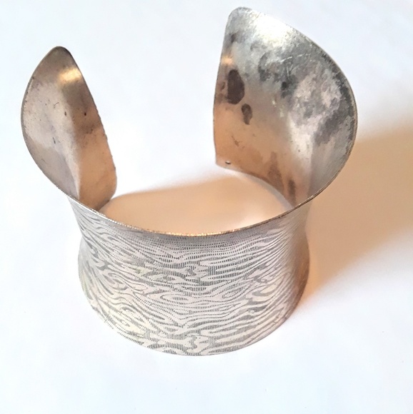 SILVER CUFF Bracelet - Picture 2 of 5